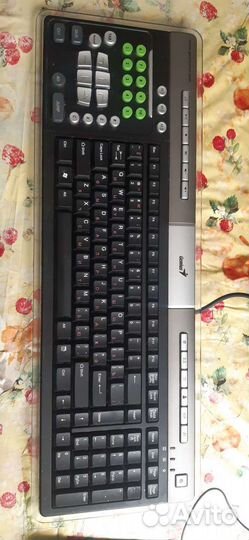 Монитор Samsung и клавиатура