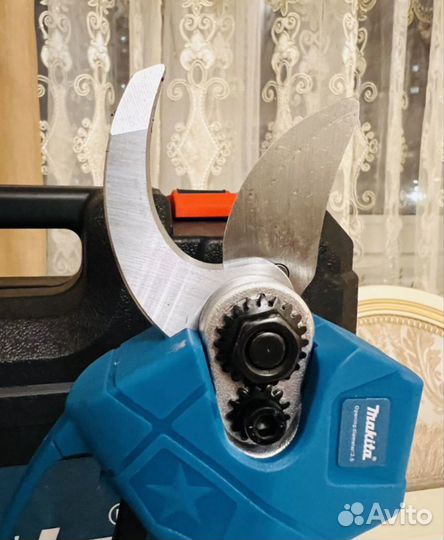 Сучкорез и секатор 2 в 1 makita 18v