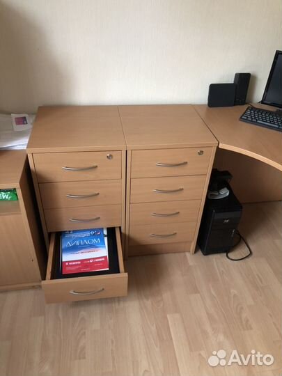 Компьютерный стол