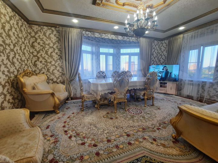 3-к. квартира, 115 м², 7/7 эт.