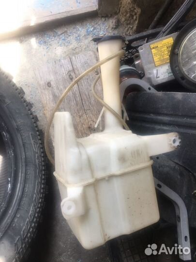 Бачок омывателя Toyota Corolla E120