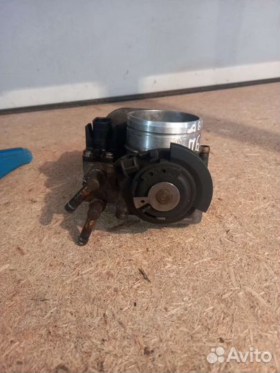 Дроссельная заслонка Пассат Б4 Шаран 2.0 037133064