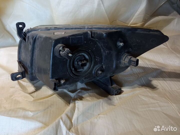 Фара Dodge Caliber