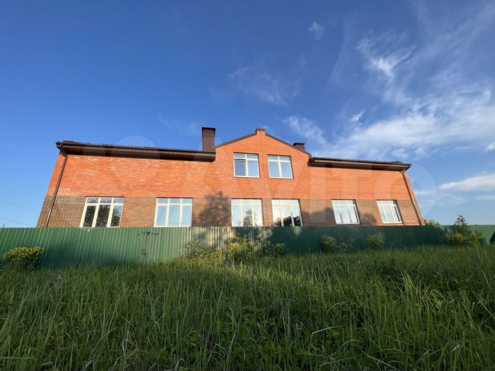 Дом 491,7 м² на участке 9,8 сот.