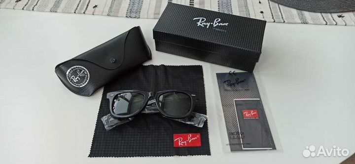Солнцезащитные очки Ray-Ban