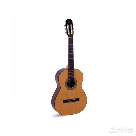 Классическая гитара Admira Juanita