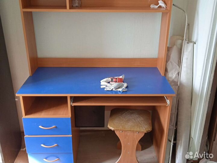 Продаю мебель и холодильник