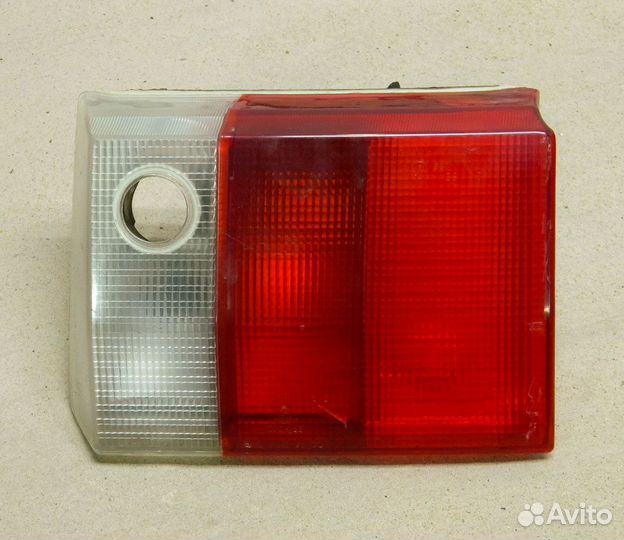 Фонарь правый внутренний Audi 80 B3