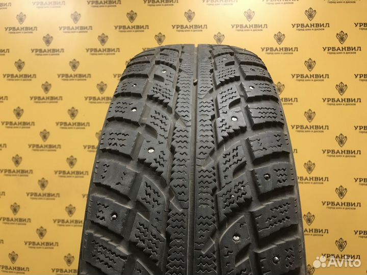 Kumho I'Zen RV Stud KC16 215/70 R16 100T