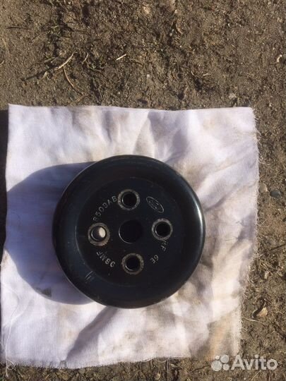 Шкиф помпы ford