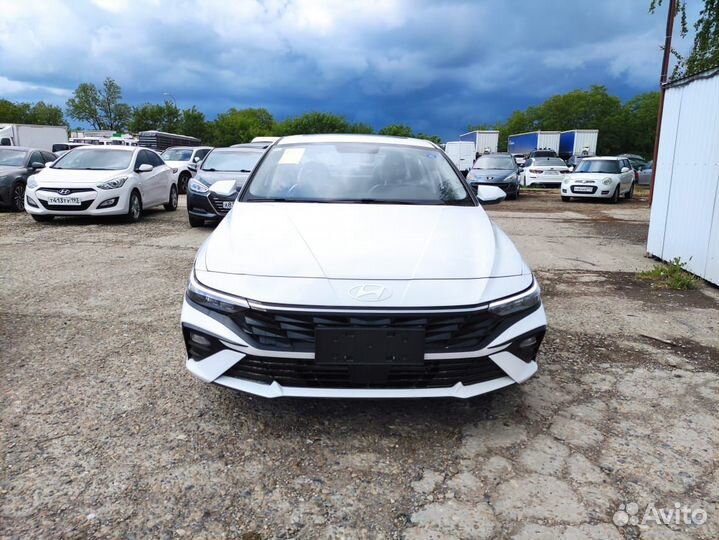 Hyundai Elantra 1.5 CVT, 2023, 60 км