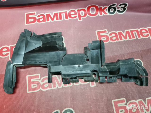 Дефлектор радиатора передний левый Audi A4