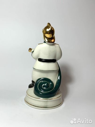 Юкос фигурка фарфор