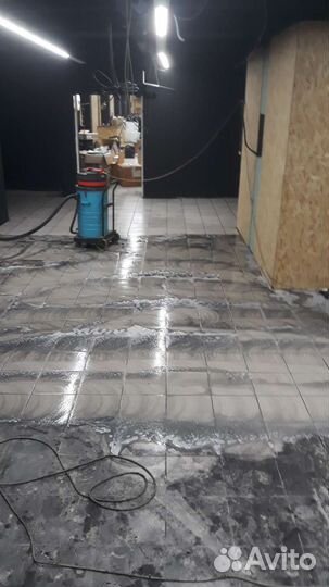 Мойка,чистка,размывка пола роторной машиной