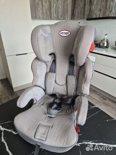 Автомобильное детское кресло от 9 до 36 кг