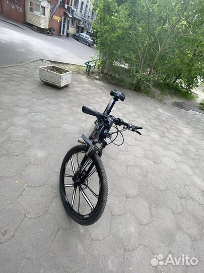 Велосипед BMW