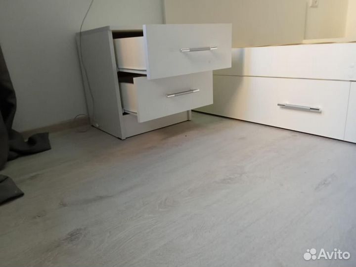 Тумба прикроватная