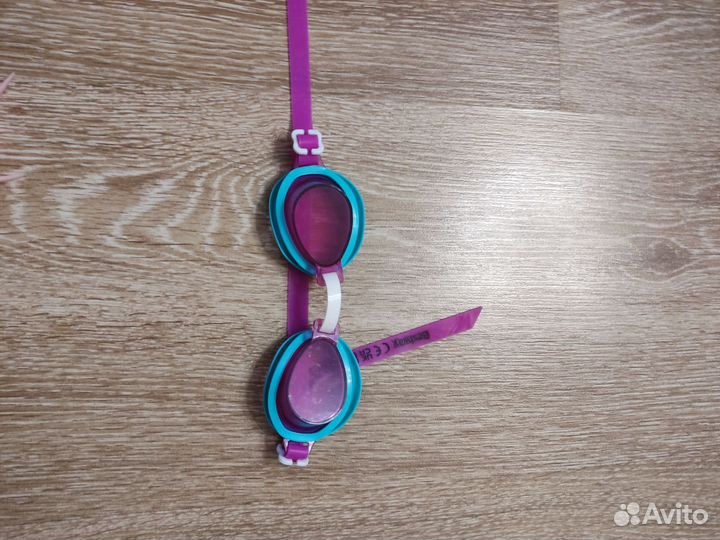 Очки для плавания