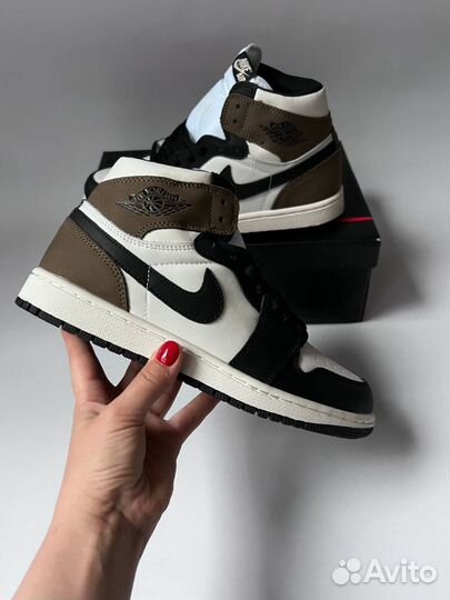 Nike air jordan 1 mid