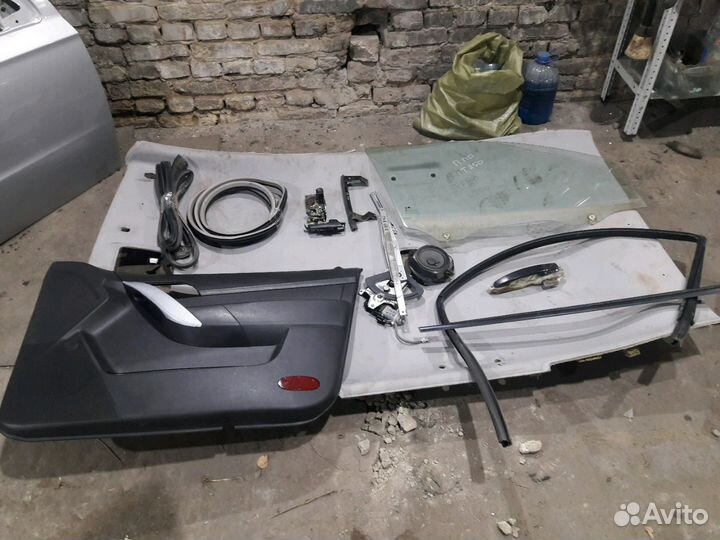 Детали передней правой двери Авео т250