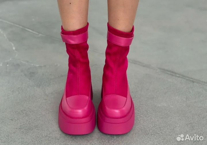 Розовые ботинки на платформе