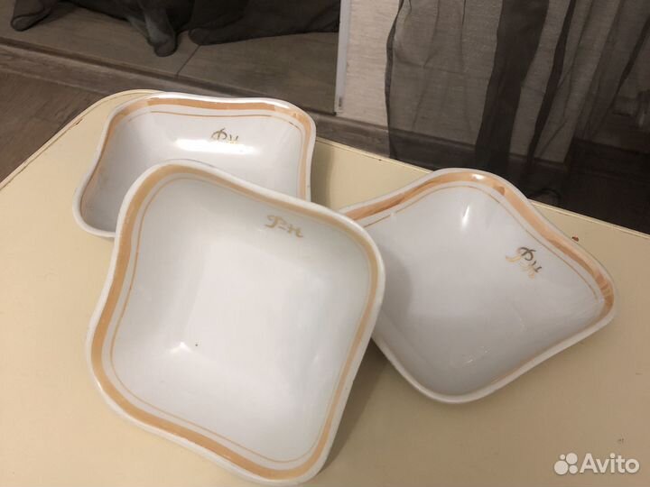 Комплект фарфоровых пиал- салатников