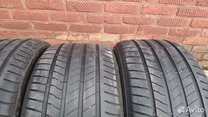 Bridgestone Alenza 001 275/45 R20 и 305/40 R20