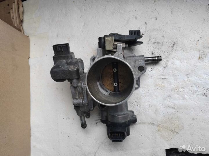 Продам механическую дросельную засланку Toyota