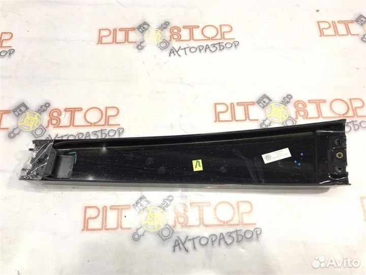 Накладка между стекол левая VW Touareg GP (7LA,7L