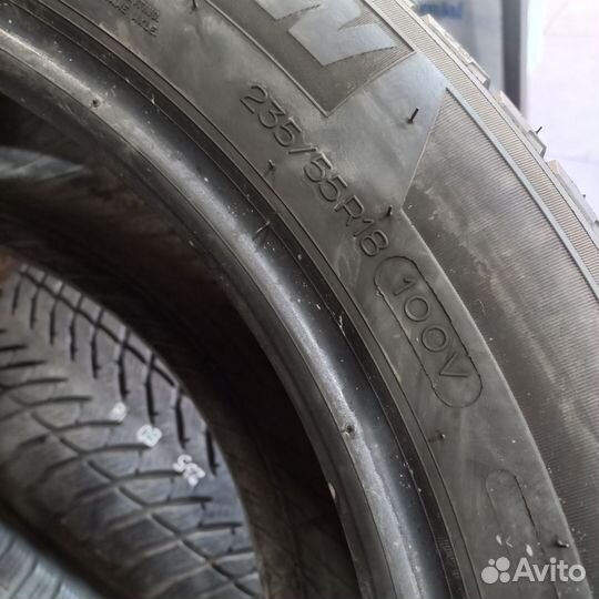 Michelin Latitude Tour HP 235/55 R18