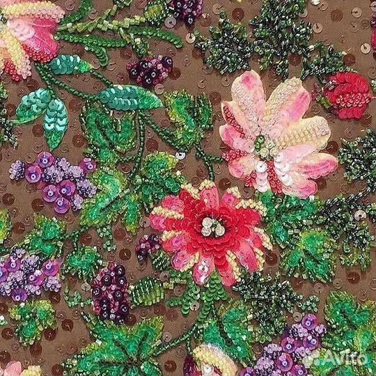 Мулине, бисер, пайетки