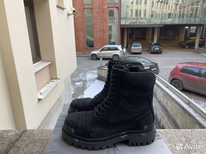 Balenciaga strike boots