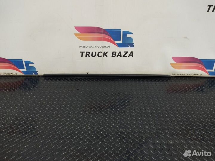 Направляющая стекла двери правой Daf XF105