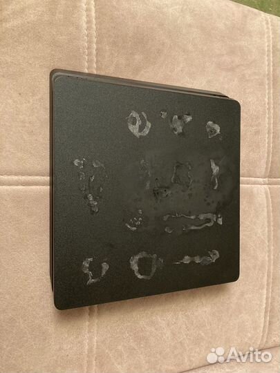 Sony playstation 4 slim 1tb с играми + 2 джойстика