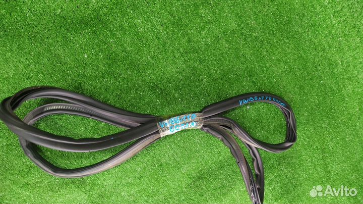 Уплотнение багажника Volkswagen Passat variant BZB