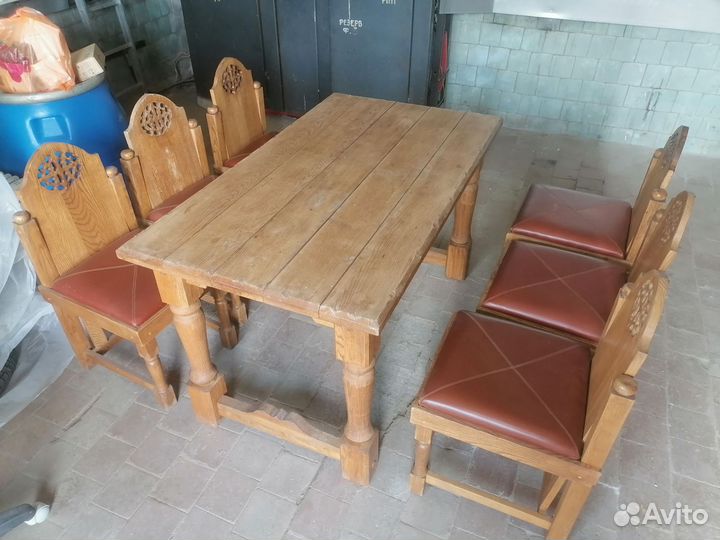 Стол дубовый в комплекте со стульями