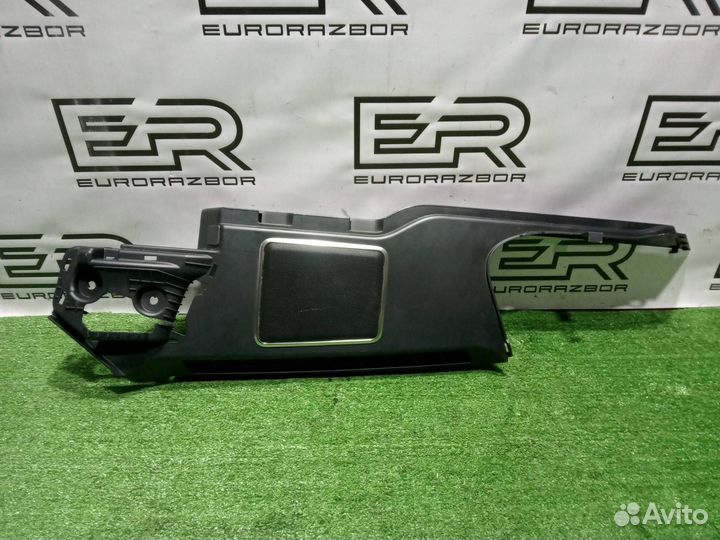 Крепление шторки багажника Land Rover Range Rover