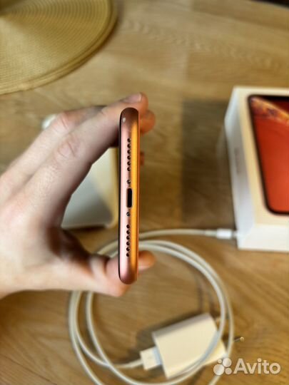 iPhone Xr, 64 ГБ
