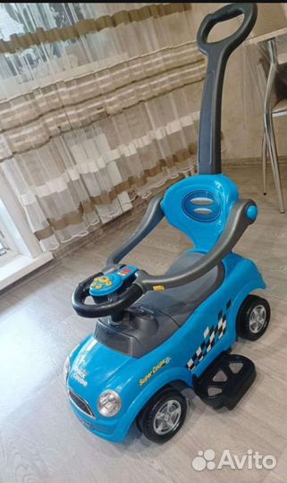 Детская машинка каталка с ручкой