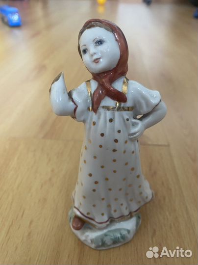 Юная плясунья фарфоровая статуэтка лфз
