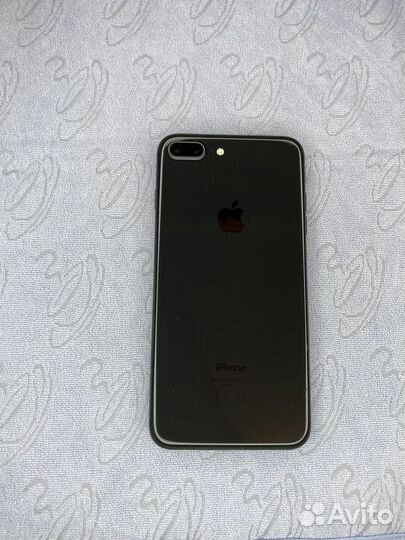 iPhone 8 Plus, 64 ГБ