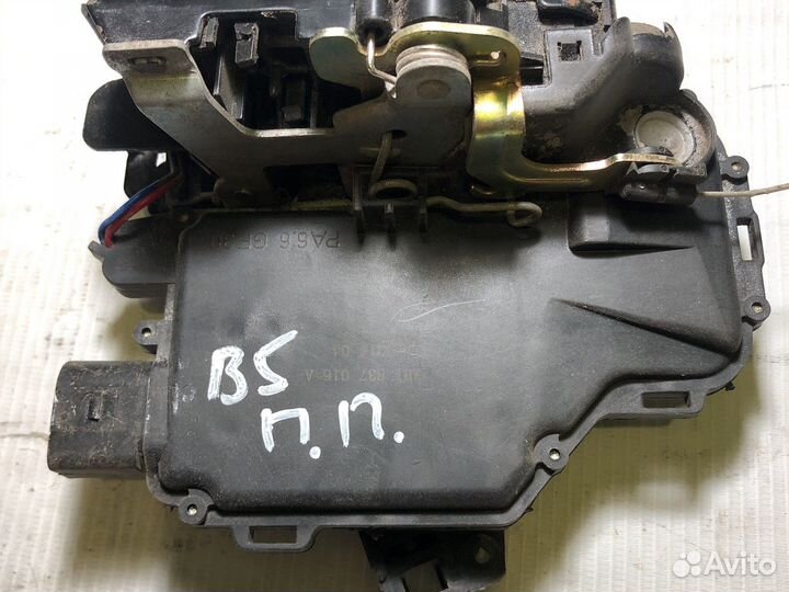 Замок двери передний правай Пассат Б5 superb