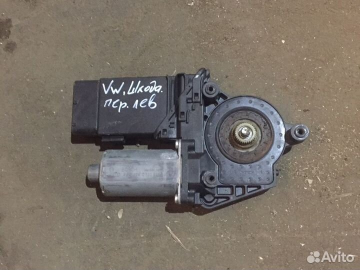 Мотор стеклоподъемника VW Passat B5 Пер. Лев