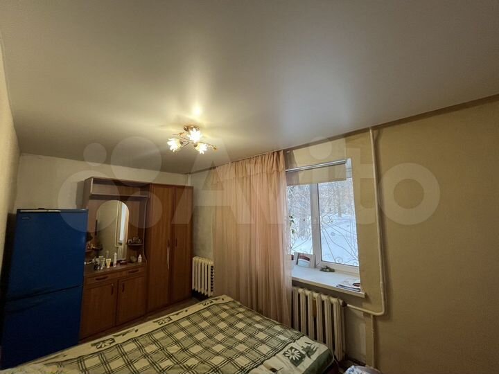 Доля в 2-к. квартире, 40,6 м², 1/5 эт.