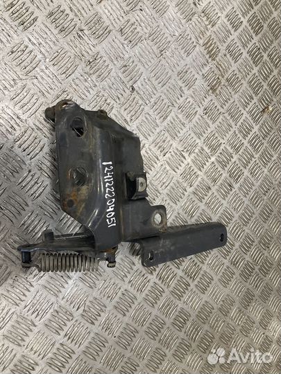 Шарнирная петля правая Scania 1889300