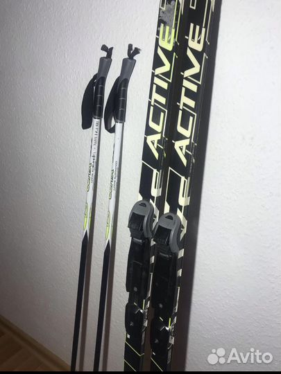 Лыжи беговые, ботинки,лыжные палки(комплект)