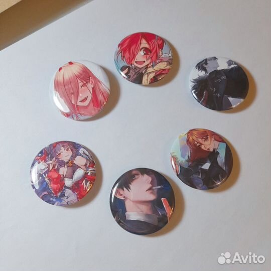 Значки и украшения