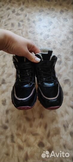 Демисезонные кроссовки для девочки 31