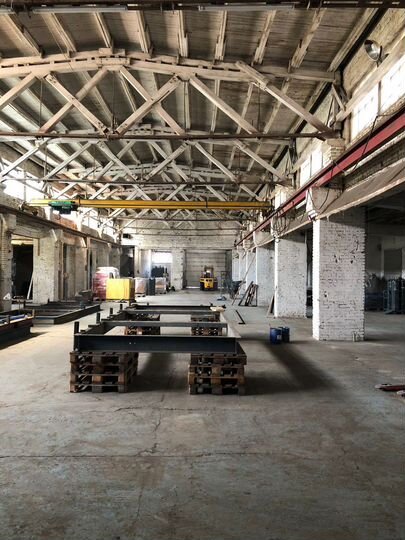 Здание, 1000 м²