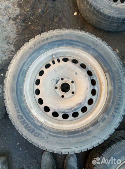 Yokohama Ice Guard IG20 215/65 R16